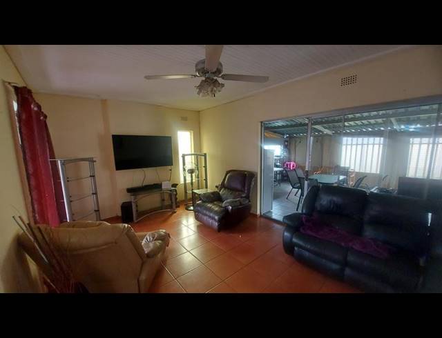 3 BEDROOM HOUSE FOR SALE IN FREEWAY PARK